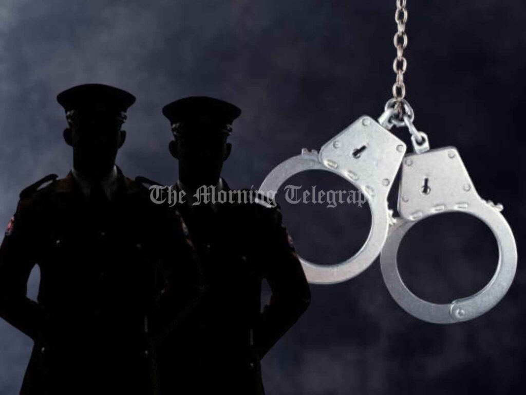 Two Sri Lankans Cops Held With Heroin