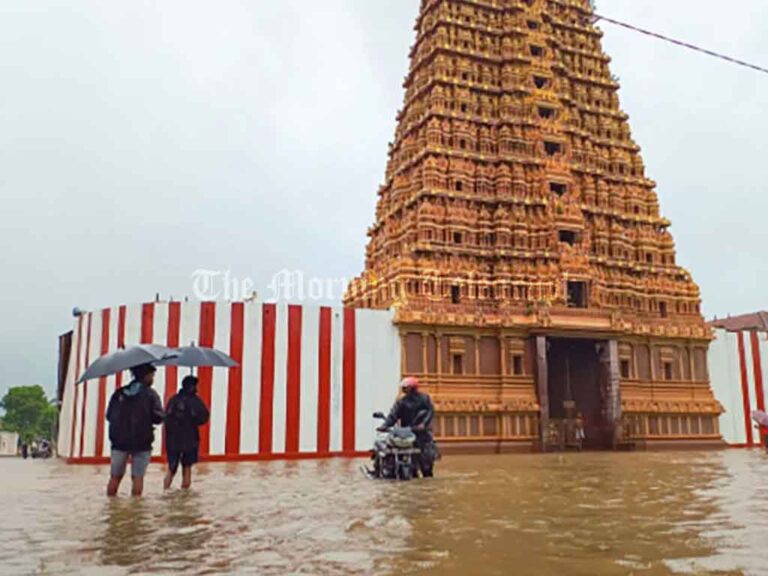 Severe Flooding in Jaffna, Nallur Temple Submerged, Thousands Affected