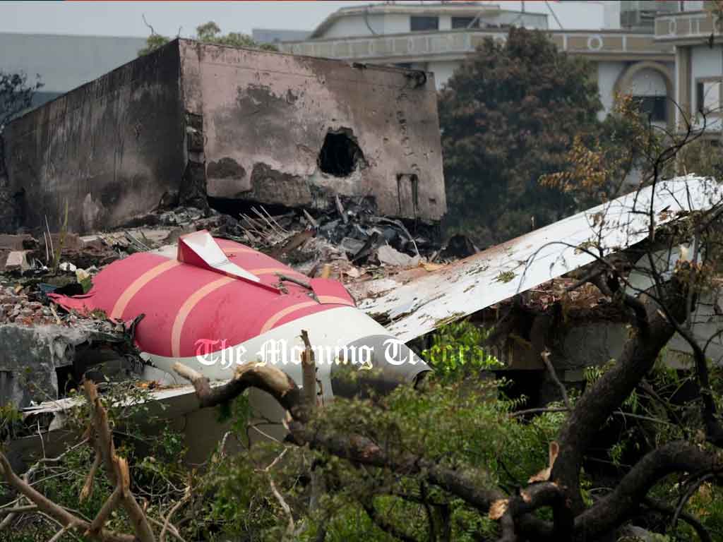 Crash Mystery: Conspiracy, Human Error, or Technical Fault?