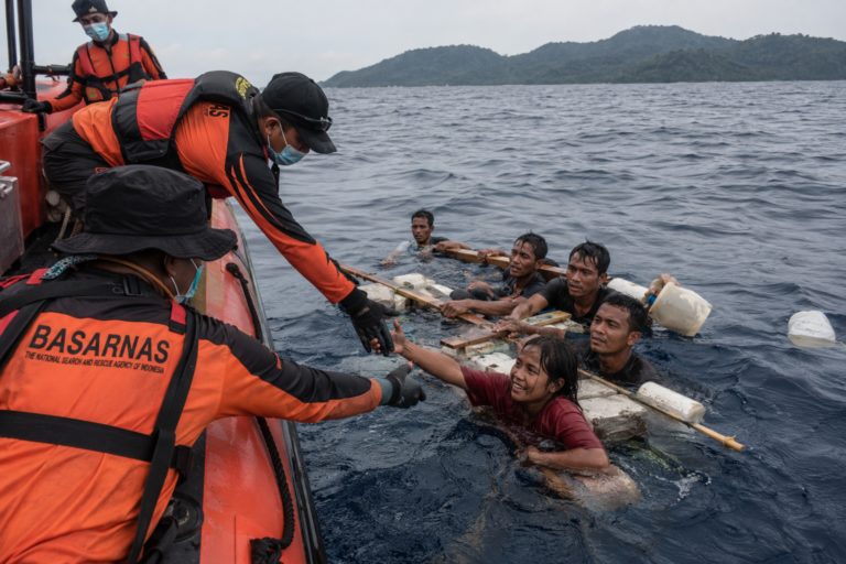Indonesia boat sinking rescue teams searching rough seas near the Selayar Islands for survivors