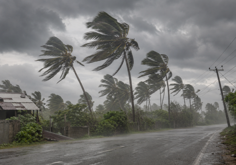 Sri Lanka strong winds during active south-west monsoon conditions under an Amber weather advisory