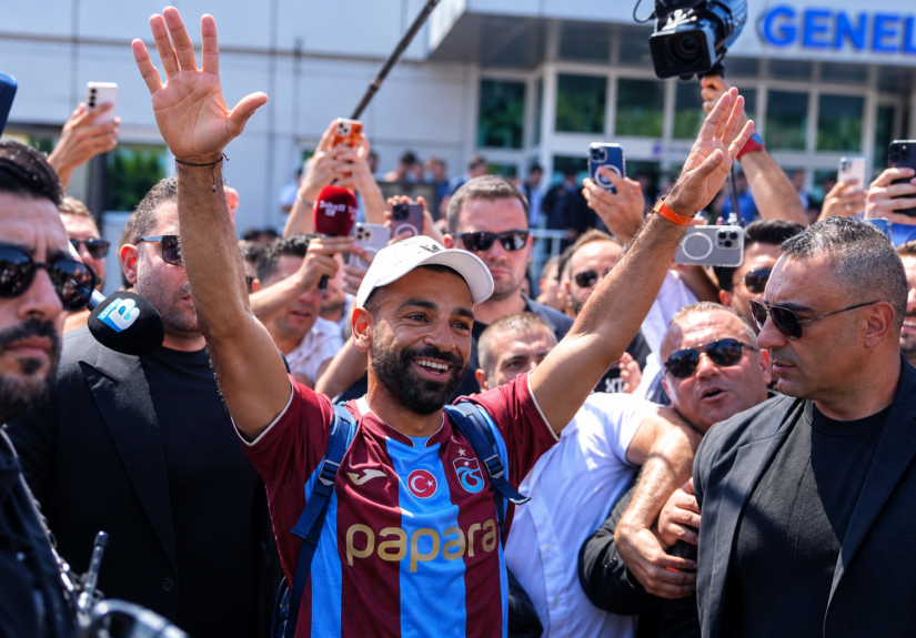 Mohamed Salah arrives in Istanbul